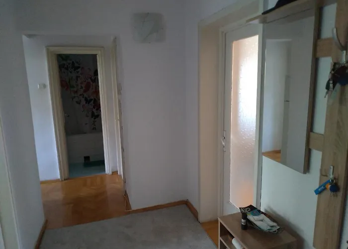 Apartman Promenada, 3 Camere, Langa Cazino, Faleza, Acvariu, Port Tomis, Plaja, Piata Ovidiu *