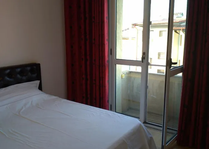 Promenada, 3 Camere, Langa Cazino, Faleza, Acvariu, Port Tomis, Plaja, Piata Ovidiu Konstanca