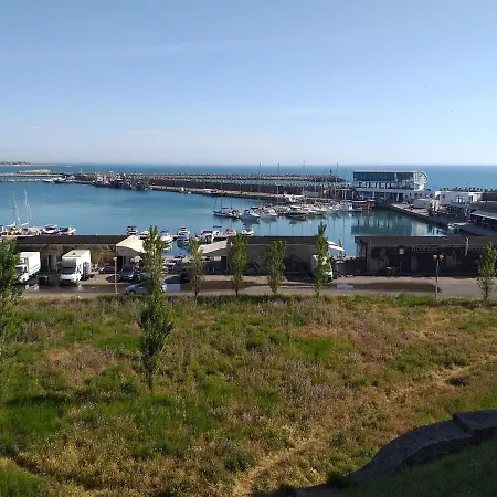 Apartament Promenada, 3 Camere, Max 6 Persoane, Locatie Ideala, 10 Min De Mers Pana La Plaja