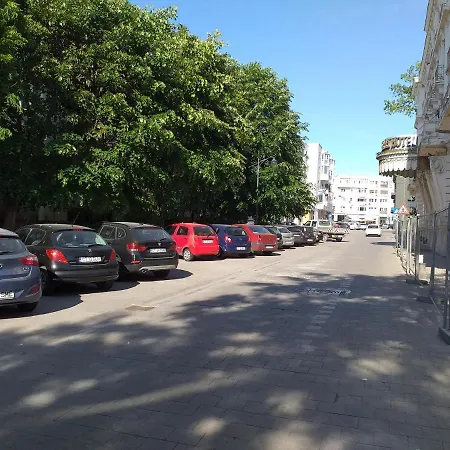 Apartament Promenada, 3 Camere, Max 6 Persoane, Locatie Ideala, 10 Min De Mers Pana La Plaja Constanţa