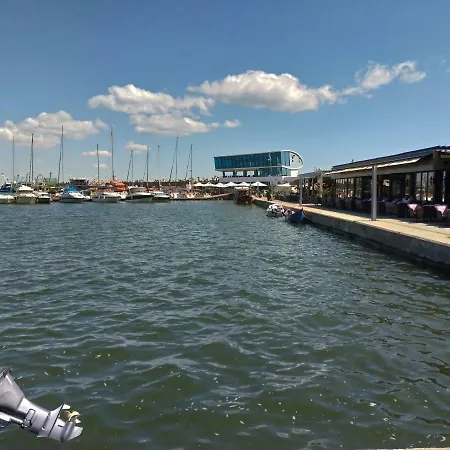 Promenada, 3 Camere, Langa Cazino, Faleza, Acvariu, Port Tomis, Plaja, Piata Ovidiu * Constanţa